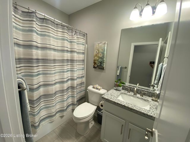 7515 Pavilion Park Rd, Louisville, KY 40214