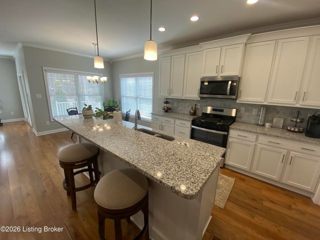 7515 Pavilion Park Rd, Louisville, KY 40214