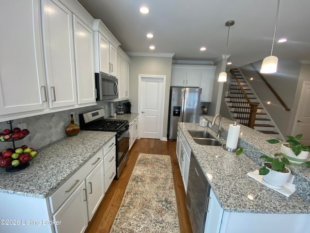 7515 Pavilion Park Rd, Louisville, KY 40214