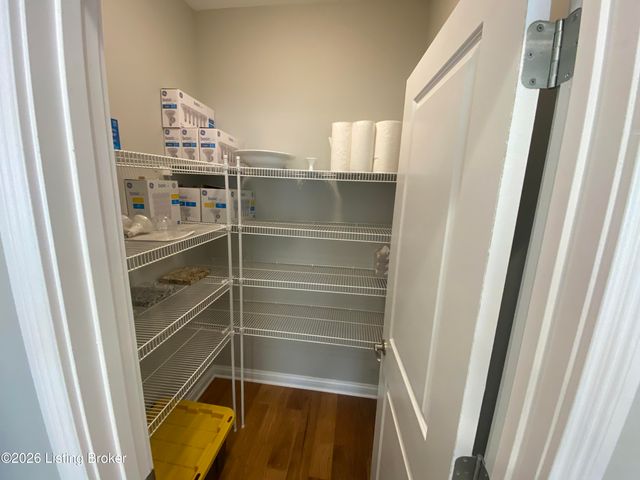 7515 Pavilion Park Rd, Louisville, KY 40214