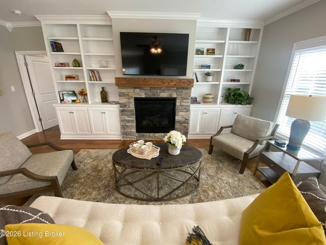 7515 Pavilion Park Rd, Louisville, KY 40214