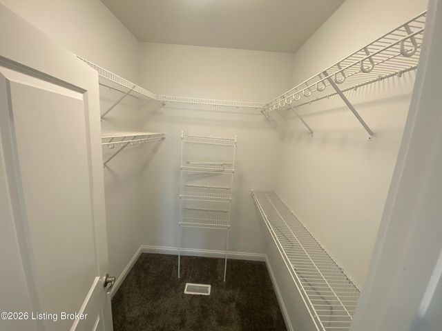 7515 Pavilion Park Rd, Louisville, KY 40214