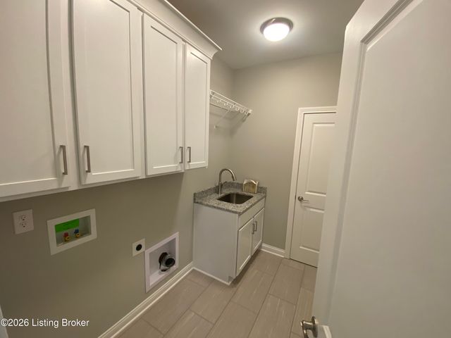 7515 Pavilion Park Rd, Louisville, KY 40214