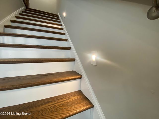 7515 Pavilion Park Rd, Louisville, KY 40214