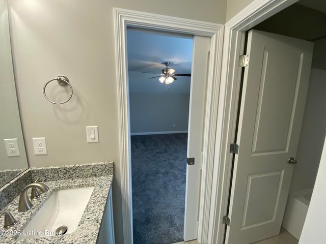 7515 Pavilion Park Rd, Louisville, KY 40214