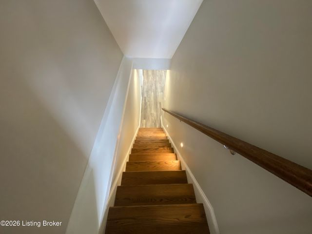 7515 Pavilion Park Rd, Louisville, KY 40214