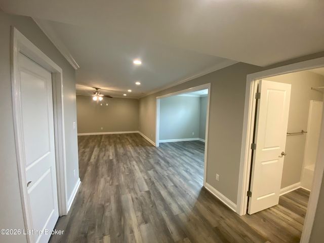 7515 Pavilion Park Rd, Louisville, KY 40214