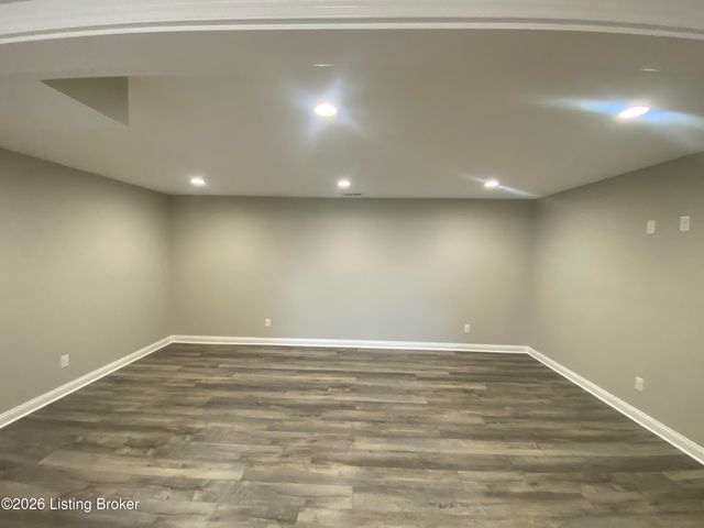 7515 Pavilion Park Rd, Louisville, KY 40214