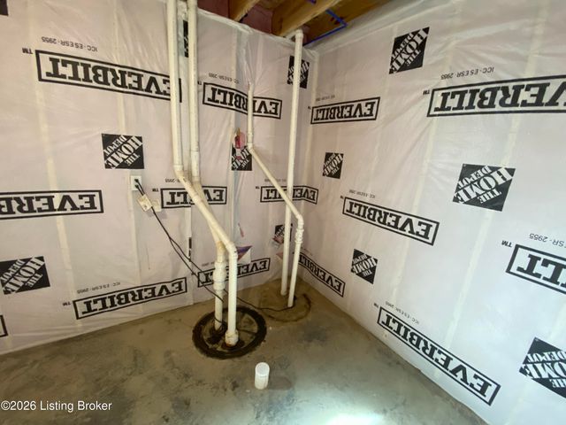 7515 Pavilion Park Rd, Louisville, KY 40214