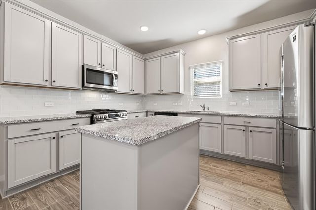 8415 Chesney Trail, Fulshear, TX 77441