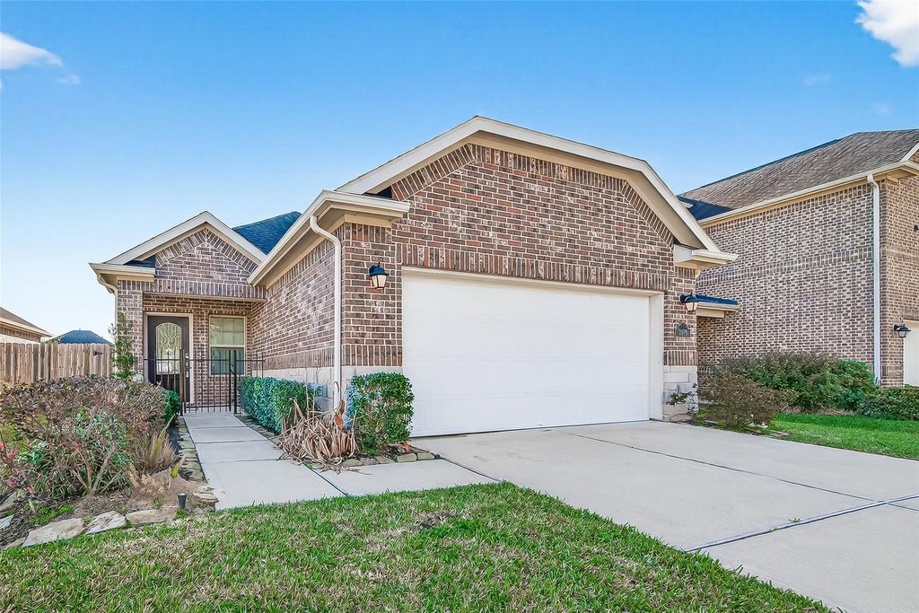 8415 Chesney Trail, Fulshear, TX 77441