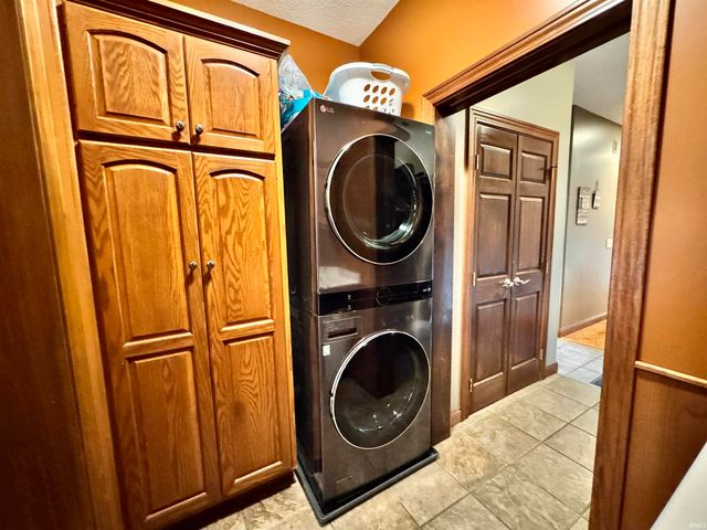 5936 County Road 427, Auburn, IN 46706