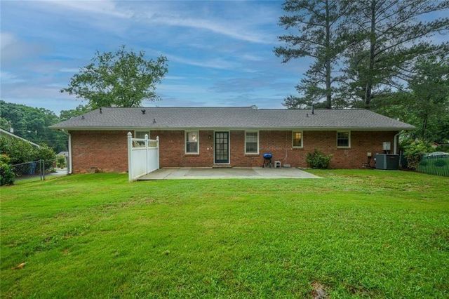 2168 Cannon Hill Road SW, Lilburn, GA 30047