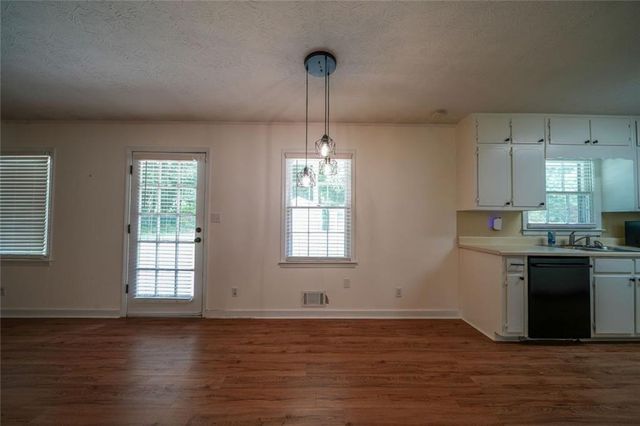 2168 Cannon Hill Road SW, Lilburn, GA 30047