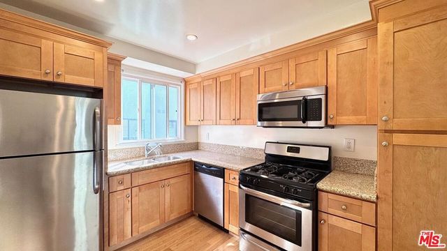 1233 N Harper Avenue 9, West Hollywood, CA 90046