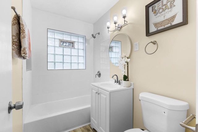 2736 S 52nd PLACE, Milwaukee, WI 53219