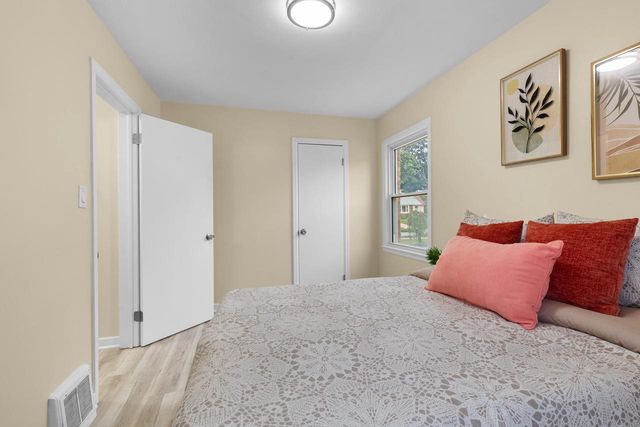 2736 S 52nd PLACE, Milwaukee, WI 53219
