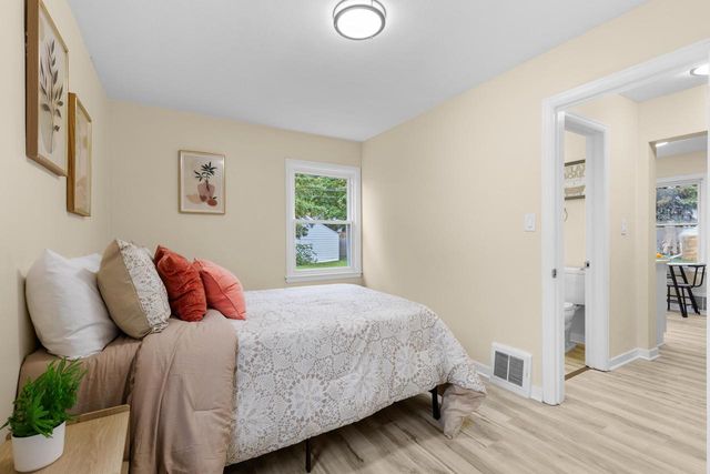 2736 S 52nd PLACE, Milwaukee, WI 53219