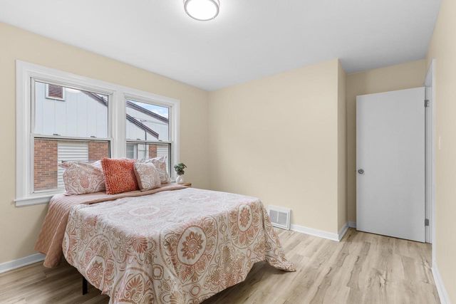 2736 S 52nd PLACE, Milwaukee, WI 53219