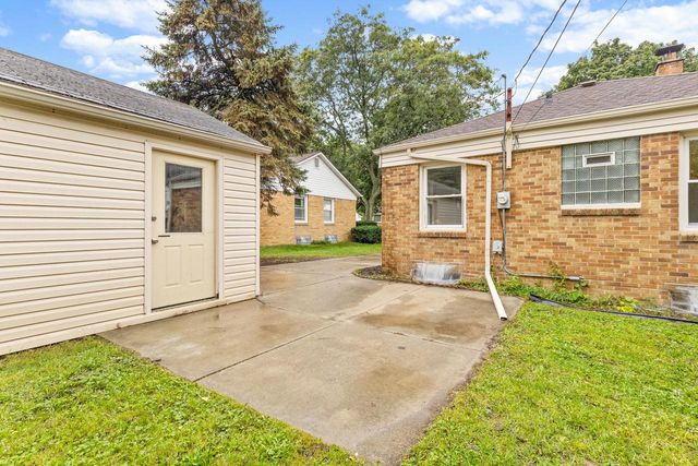 2736 S 52nd PLACE, Milwaukee, WI 53219