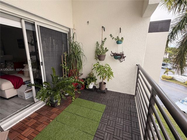 9731 Fontainebleau Boulevard F314, Miami, FL 33172