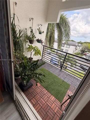 9731 Fontainebleau Boulevard F314, Miami, FL 33172