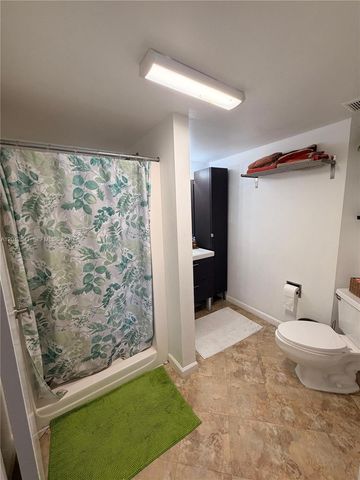 9731 Fontainebleau Boulevard F314, Miami, FL 33172