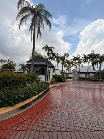 9731 Fontainebleau Boulevard F314, Miami, FL 33172