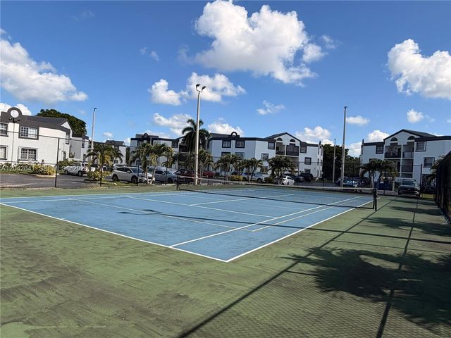 9731 Fontainebleau Boulevard F314, Miami, FL 33172