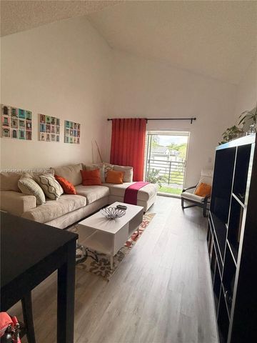 9731 Fontainebleau Boulevard F314, Miami, FL 33172