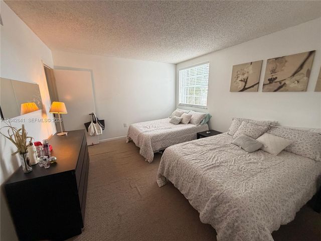 9731 Fontainebleau Boulevard F314, Miami, FL 33172