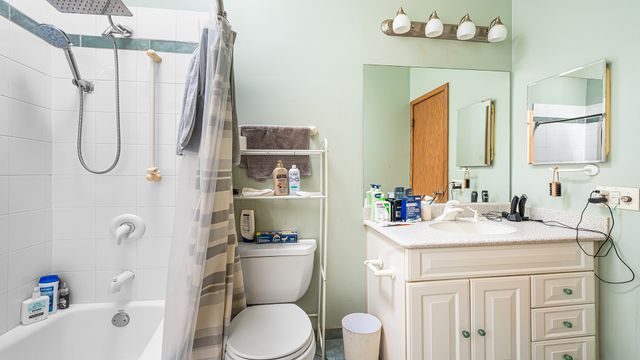 1525 Elm Street, Park Ridge, IL 60068