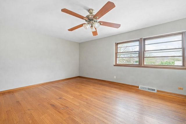 1525 Elm Street, Park Ridge, IL 60068