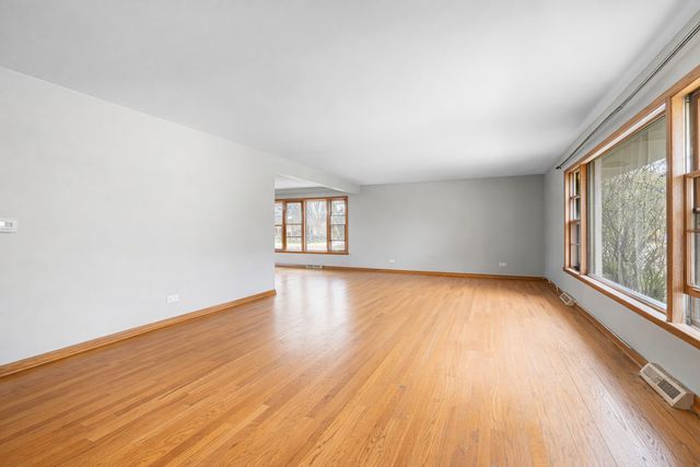 1525 Elm Street, Park Ridge, IL 60068