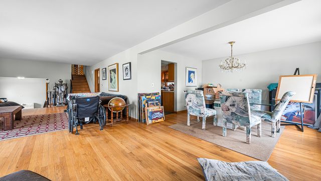 1525 Elm Street, Park Ridge, IL 60068