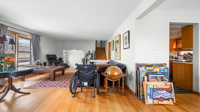 1525 Elm Street, Park Ridge, IL 60068