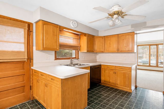 1525 Elm Street, Park Ridge, IL 60068