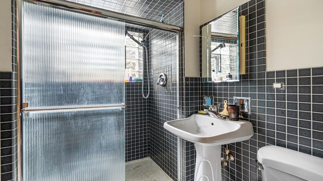 1525 Elm Street, Park Ridge, IL 60068