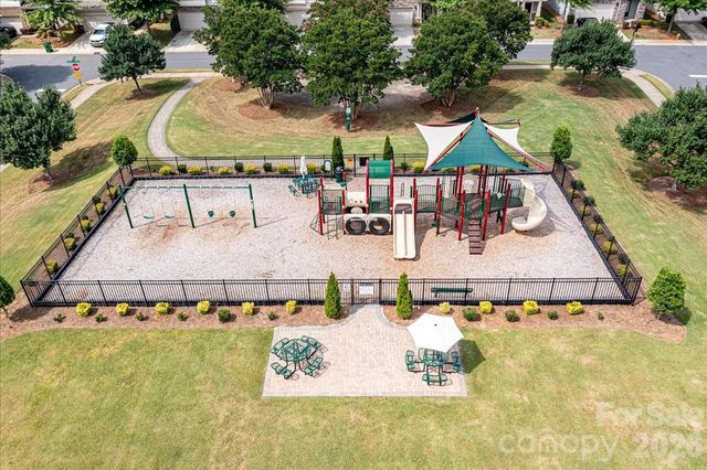 2301 Whitford Lane, Charlotte, NC 28210