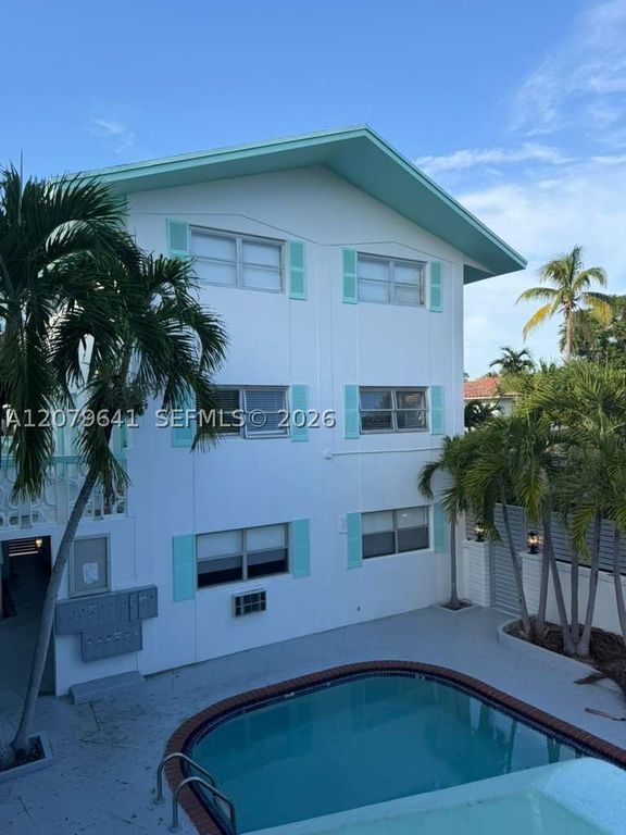 421 NE 68th St 8, Miami, FL 33138