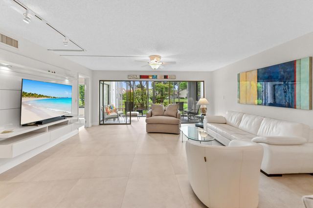 5743 Fairway Park Court 105, Boynton Beach, FL 33437