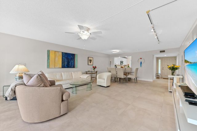 5743 Fairway Park Court 105, Boynton Beach, FL 33437