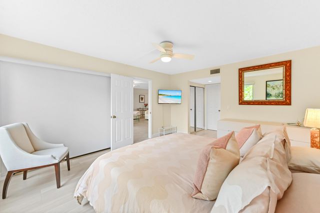 5743 Fairway Park Court 105, Boynton Beach, FL 33437