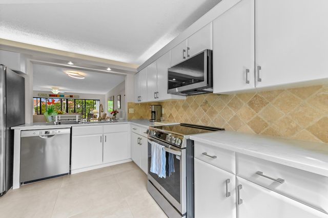 5743 Fairway Park Court 105, Boynton Beach, FL 33437