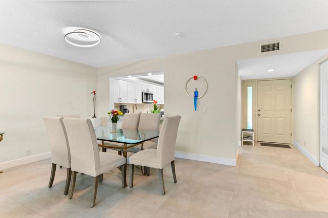 5743 Fairway Park Court 105, Boynton Beach, FL 33437