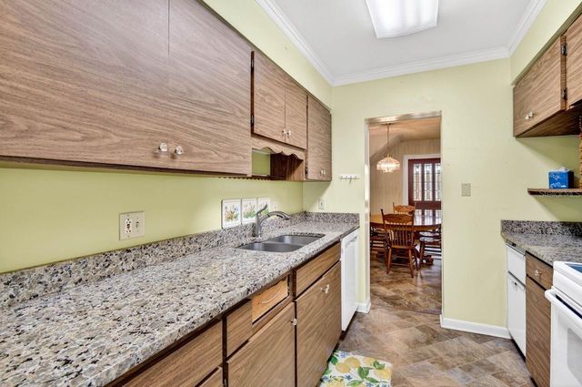 825 W WHATLEY PLACE, Tampa, FL 33604