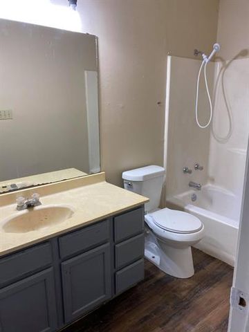 139 Elm DR 106, Lockhart, TX 78644
