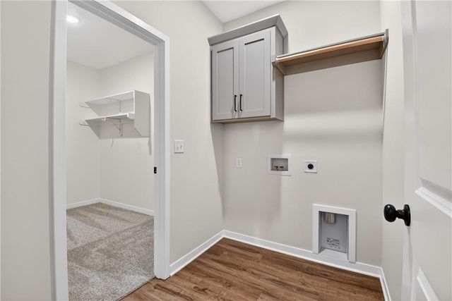 1336 N Holland Drive, Independence, MO 64056