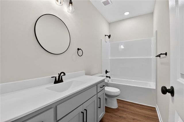 1336 N Holland Drive, Independence, MO 64056