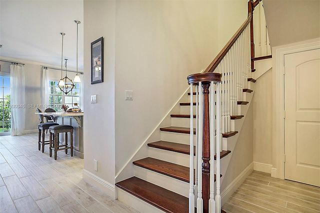 140 Ocean Breeze Dr 140, Juno Beach, FL 33408